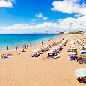 https://club-las-calas.in-canary-islands.com